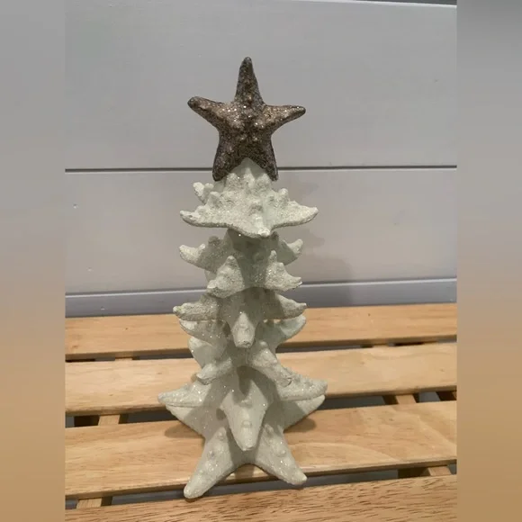 Coastal beach holiday decor- Star fish tree, holiday sign, and sea angel. - Picture 10 of 15